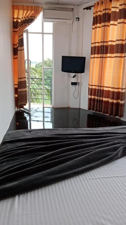 Air Vision 98 Hotel Katunayake Exterior photo