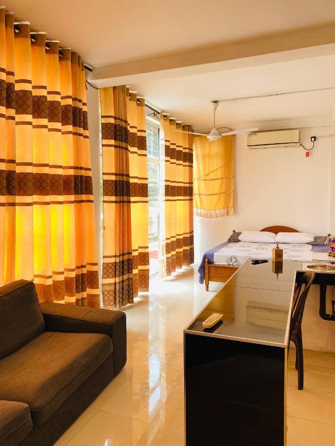 Air Vision 98 Hotel Katunayake Exterior photo